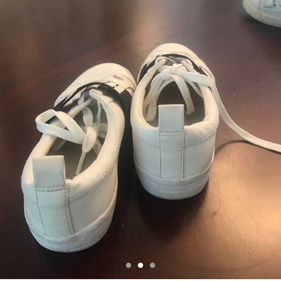 love hate graphic sneakers - Picture 2 of 3